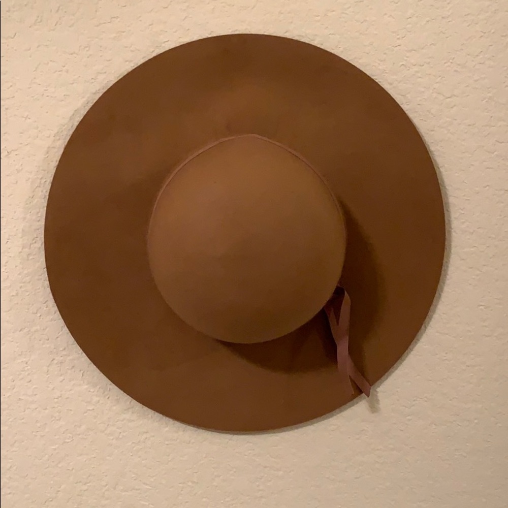 Floppy hat